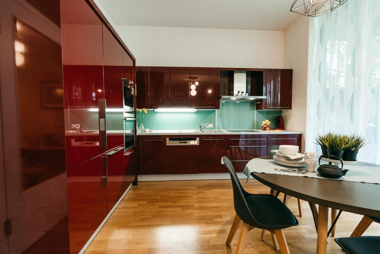 Luxury Downtown Appartement mit Garage Graz Buitenkant foto