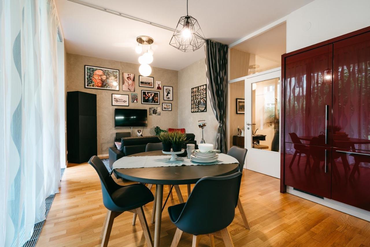 Luxury Downtown Appartement mit Garage Graz Buitenkant foto