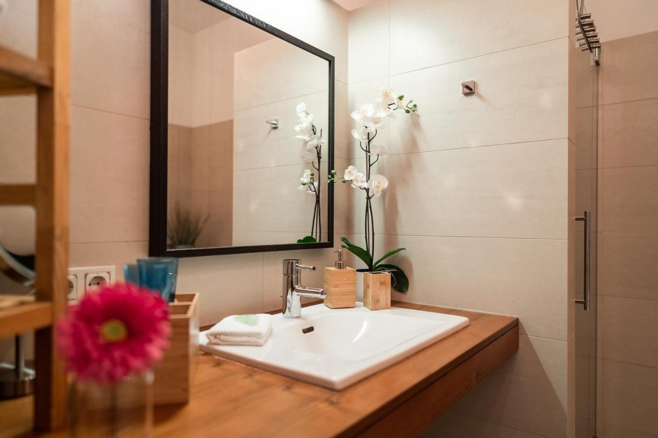 Luxury Downtown Appartement mit Garage Graz Buitenkant foto